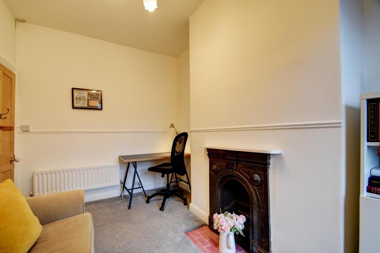 Spacious Victorian Townhouse Near Hcc With Off Street Parking Casa de Férias