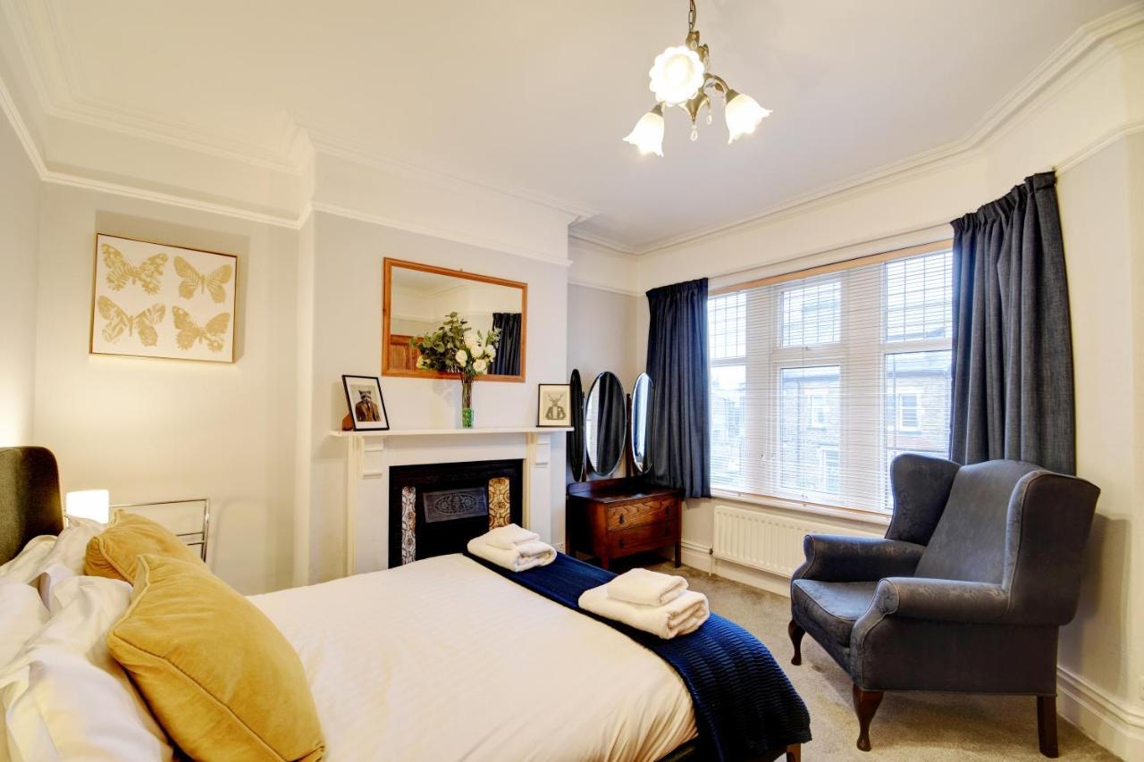 Casa de Férias Spacious Victorian Townhouse Near Hcc With Off Street Parking *